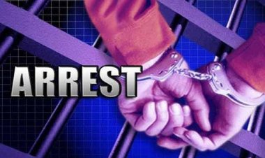 CG NEWS : देशी सिक्सर रिवाल्वर लेकर लोगों को डराने-धमकाने वाले 1 व्यक्ति को कोतवाली पुलिस ने किया गिरफ्तार।