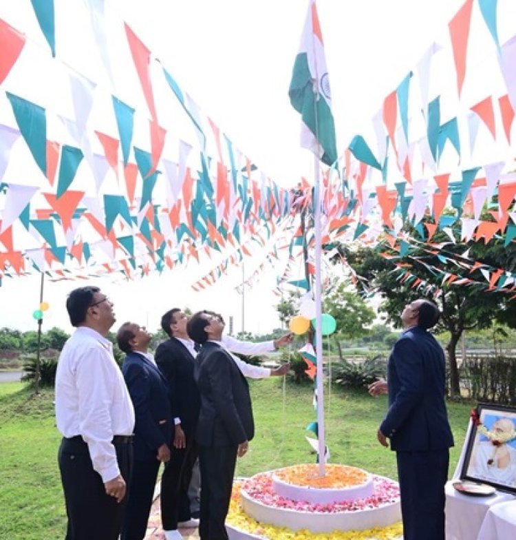 CG NEWS: छत्तीसगढ़ राज्य सूचना आयोग में मनाया गया स्वतंत्रता दिवस, राज्य सूचना आयुक्त श्री मनोज त्रिवेदी ने किया ध्वजारोहण