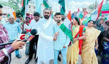 नगर पालिका अध्यक्ष व जनप्रतिनिधियों द्वारा निकाली गई भव्य तिरंगा यात्रा, आम नागरिकों से हर घर में तिरंगा फहराने की अपील