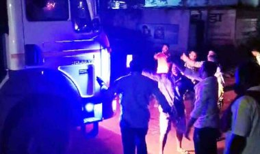 थम नहीं रेत माफिया की दबंगई, अवैध परिवहन रोकने में जुटे ग्रामीणों को हाइवा चालक ने कुचलने का किया प्रयास, अधिकारियों की भी कर चुके हैं पिटाई