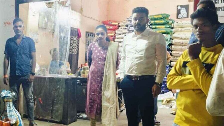 निजी दुकान से जब्त किया गया राशन में बंटने वाला 52 बोरी चावल, दुकान मालिक के खिलाफ खाद्य विभाग ने दर्ज कराया FIR, राशनकार्ड भी बरामद