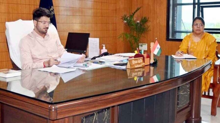 काम में लापरवाही बरतने वाले जल जीवन मिशन के 5 ठेकेदारों को किया ब्लैक लिस्टेड, कलेक्टर ने लिया सख्त एक्शन, मचा हडकंप