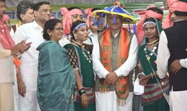 पोला महोत्सव में शामिल हुए CM साय, प्रदेश में परंपरागत रुप से की गई पूजा, जारी की महतारी वंदन योजना की सातवीं किस्त, की कई घोषणाएं