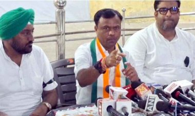 बिगड़ती कानून व्यवस्था, महिलाओं के प्रति अपराधों के विरोध में कांग्रेस ने सभी जिलों में दिया मौन धरना, किया प्रदर्शन