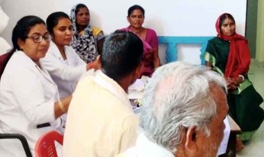 सामुदायिक स्वास्थ्य केन्द्र में सीनियर सिटीजन के नियमों की उड़ रही धज्जियां, अस्पताल प्रबंधन की गैर जिम्मेदारी के चलते कर्मचारी हो गए हैं बेलगाम