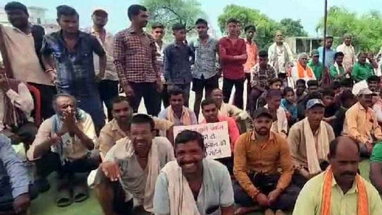 30 गांवों के ग्रामीणों ने की महापंचायत, स्पंज आयरन और एथेनाल प्लांट का किया विरोध, प्रदूषण से किसान के खेतों को नुकसान