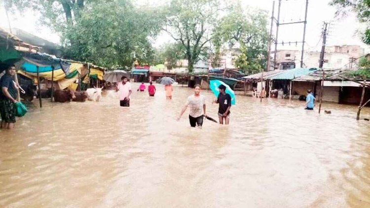 गंगरेल बांध का खोला गया गेट, बारिश से बहे युवक का दो घंटे बाद मिला शव, 6 जिलों के लिए रेड और 5 मेंऑरेंज अलर्ट जारी, बिजली गिरने से एक युवक की मौत