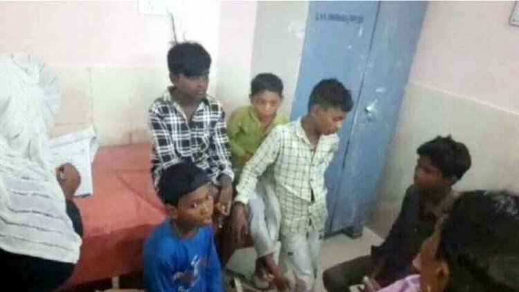 रतनजोत के बीज खाने से 9 बच्चों की तबीयत बिगड़ी, आनन-फानन में ले जाया गया अस्पताल, तीन बीमार बच्चेअस्पताल में भर्ती