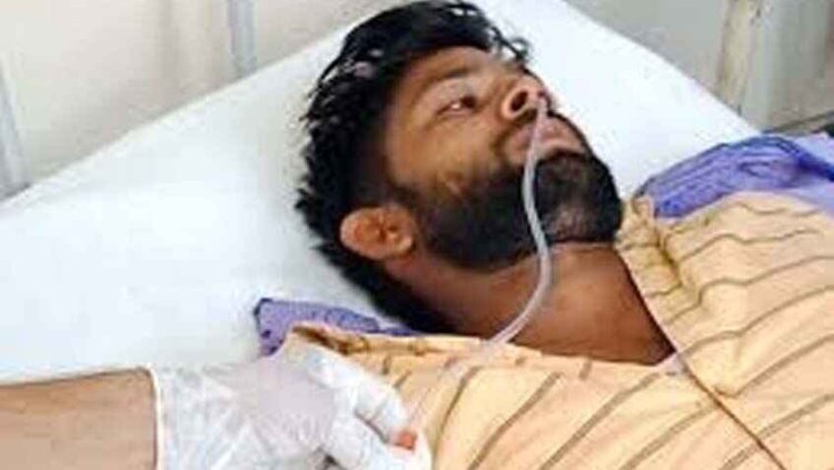 युवक ने खेत में खाया जहर, फिर बुआ और चाचा को फोन कर दी जानकारी, मुंह से निकलने लगे झाग, इलाज के दौरान मौत, परिवार में पसरा मातम