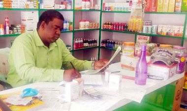 दवाओं के दस्तावेजों में अनियमितता, मां लक्ष्मी मेडिकल स्टोर का लायसेंस सस्पेंड, कई अस्पतालों का लापरवाही पर किया गया पंजीयन निरस्त