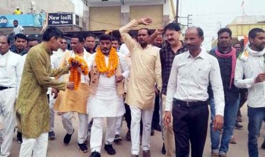 लोहारीडीह के पीड़ितों को इंसाफ दिलाने सड़क पर उतरे पूर्व सीएम भूपेश बघेल और कांग्रेसी, घेरा उपमुख्यमंत्री कार्यालय, राष्ट्रपति के नाम सौंपा ज्ञापन