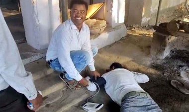 आत्मानंद स्कूल में शराबी शिक्षक का वीडियो वायरल, ग्रामीणों ने लगाई डांट, FIR और जांच के आदेश जारी, शिक्षा व्यवस्था पर उठ रहे सवाल