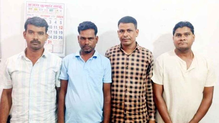 रात को जुआरियों का लगा जमावड़ा, पुलिस के पहुंचते ही जुआरी बाइक छोड़कर मौके से हुए फरार, मोटरसाइकिल जब्ती के बाद 4 जुआरियों के खिलाफ एक्शन