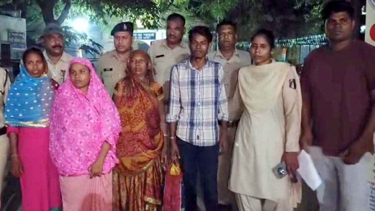 अंधविश्वास ने ली 2 सगे भाइयों की जान, तंत्र साधना करने बैठे परिवार के घर से कीटनाशक सहित कई सामान जब्त, तीन महिला समेत चार आरोपी गिरफ्तार