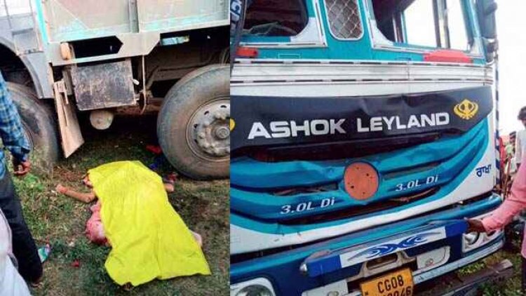 तेज रफ्तार ट्रक की चपेट में आए बाइक सवार, भाई-बहन और भांजी की दर्दनाक मौत, 2 साल की मासूम बच्ची घायल, आक्रोशित लोगों ने किया चक्काजाम