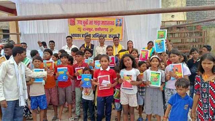 जय बूढ़ी मां गाड़ा महासभा ने शिक्षा को लेकर चलाया जागरुकता अभियान -राधे नायक, बच्चों को कॉपी पैन किट किया वितरण