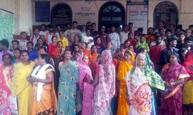 कारोबारियों को जीविकोपार्जन में हो रही परेशानी, पहुंचे नगर निगम, कलेक्टर को सौंपा ज्ञापन, उग्र आंदोलन व प्रदर्शन की दी चेतावनी