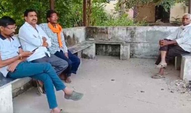 गुंडे के रोजाना की धमकियों से परेशान 10वीं की छात्रा ने कर ली खुदखुशी, पिता ने डर से नहीं भेजा स्कूल, घर पर लगाई फांसी, इलाके में पसरा सन्नाटा