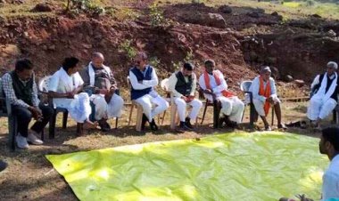 अवैध कब्जा के खिलाफ वन विभाग के द्वारा की गई बेदखली की कार्रवाई का विरोध कर सर्व यादव समाज ने तहसीलदार को सौंपा ज्ञापन