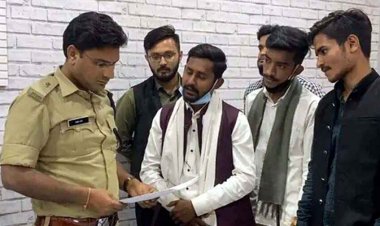 रिटायरमेंट से पहले DEO जीआर चंद्राकर ने बंद स्कूलों को बांटा 76 लाख, जुर्म दर्ज, तत्कालीन प्रमुख सचिव डॉ. आलोक शुक्ला की भूमिका भी संदिग्ध