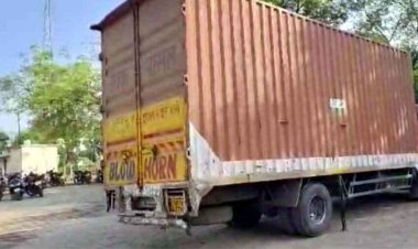 मॉर्निंग वॉक कर रही तीन महिलाओं को डाक पार्सल लिखे कंटेनर ने मारी टक्कर, कांस्टेबल की पत्नी की मौत और दो घायल, ड्राइवर गिरफ्तार