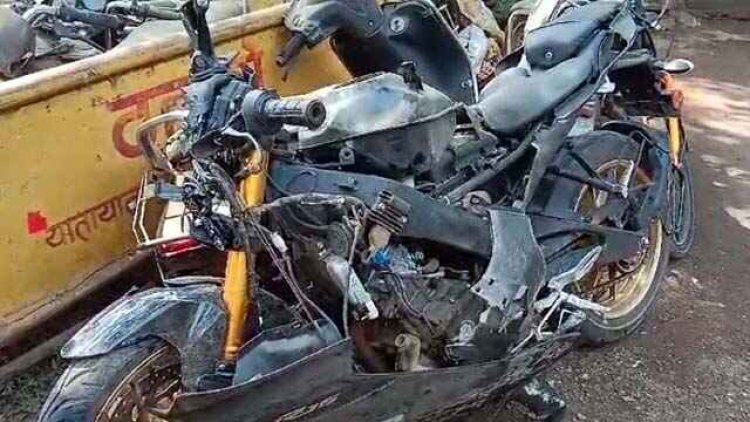 नगर निगम के सामने खंभे से टकराई तेज रफ्तार बाइक, नशे में धुत मोटरसायकल सवार दो युवकों की मौके पर मौत, इलाके में शोक की लहर
