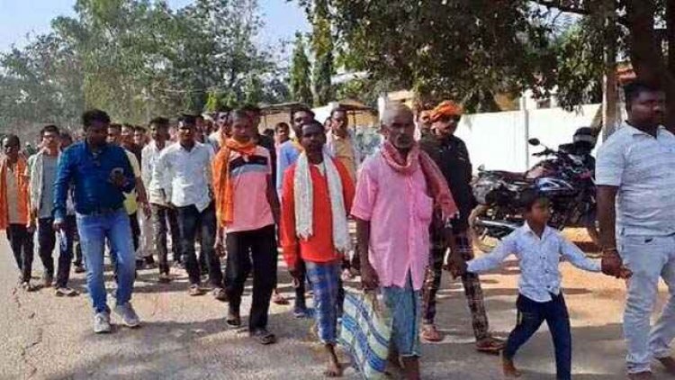 निर्धारित मात्रा में धान नहीं खरीदने पर किसान कर सकते हैं उग्र आंदोलन, आवागमन की असुविधा से ग्रामीणों को करना पड़ रहा दिक्कतों का सामना