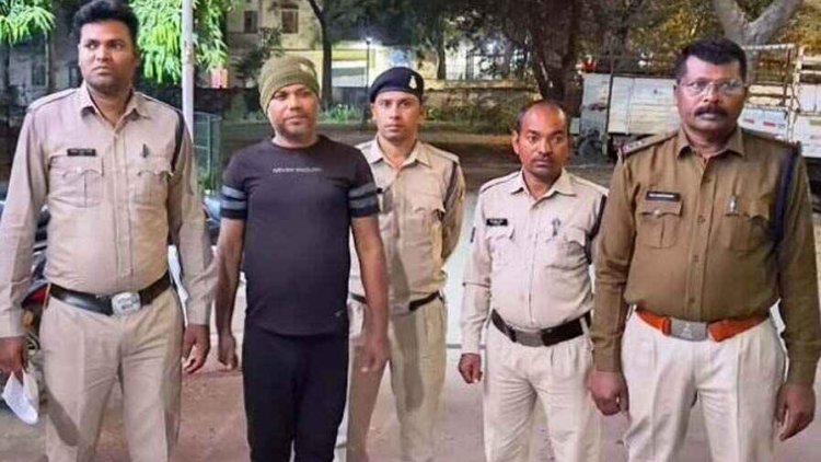 ड्रग इंस्पेक्टर बताकर डॉक्टर को ब्लेकमेल कर 7.5 लाख रुपए की ठगी, आरोपी स्मिथ सेठी को पुलिस ने किया गिरफ्तार, स्विफ्ट कार जप्त