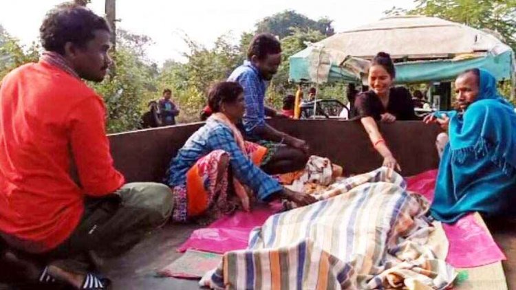 नक्सलियों ने तेलंगाना बॉर्डर पर किया डबल मर्डर, सचिव और ग्रामीण का किडनैप कर कुल्हाड़ी से काटकर उतार मौत के घाट