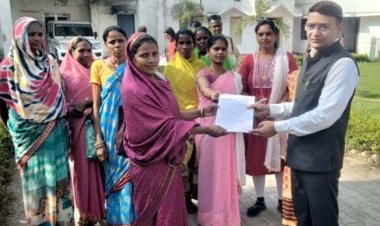 शराब दुकान हटाने की मांग को लेकर महिलाओं ने SDM को सौंपा ज्ञापन, नहीं हटने पर दी प्रशासन के खिलाफ आंदोलन की चेतावनी