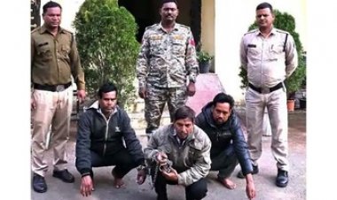 धान चोरी के शक में रस्सी से बांधकर बेरहमी से बुजुर्ग की पीट-पीटकर ले ली जान, मुख्य आरोपी समेत 3 आरोपियों को पुलिस ने किया गिरफ्तार