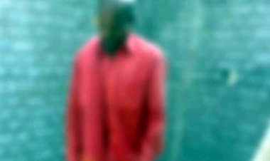 निर्माणाधीन मकान में ग्रामीण ने फांसी लगाकर की खुदकुशी, कारन अज्ञात, इलाके में फैली सनसनी, पुलिस कर रही मामले की जांच