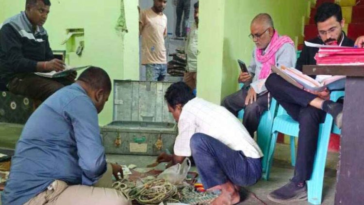 23 साल पहले हुई डकैती, अब परिवार को मिले लूटे गए करोड़ों के जेवरात, हाईकोर्ट के आदेश के बाद पुलिस ने की कार्रवाई