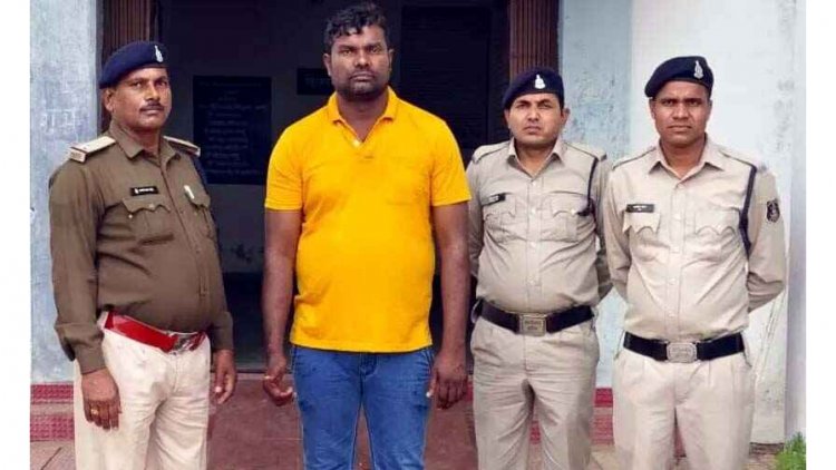 फैमिली ढाबे में परोसी जा रही शराब, पुलिस ने लिया एक्शन, छापेमारी कर आरोपी को किया गिरफ्तार, मादक पदार्थ और नगद जप्त