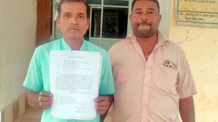 12 लाख का लोन देने का वादा कर बैंक अधिकारियों ने डकारा 38,000 का देसी मुर्गा, थाने में शिकायत कर SDM से लगाई इंसाफ की गुहार