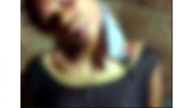 सुने घर में नाबालिग लड़की ने दुपट्टे से फांसी लगाकर की खुदकुशी, परिवार में पसरा मातम, कारण अज्ञात, पुलिस कर रही मामले की जांच