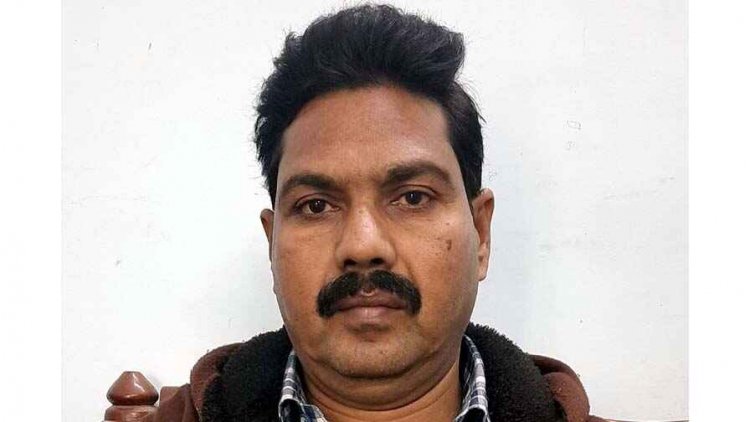 नौकरी लगाने के नाम पर कई लोगों से लिया लाखों रुपये, दिया फर्जी नियुक्ति पत्र, पुलिस ने धोखाधड़ी करने वाले आरोपी को किया गिरफ्तार, दो फरार