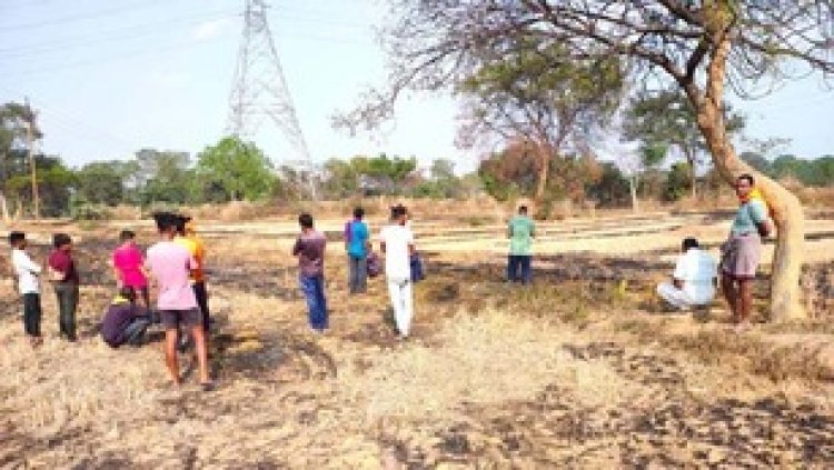 खेत में मिली महिला की अर्धनग्न लाश, इलाके में फैली सनसनी, हत्या की आशंका, नहीं हो सकी शिनाख्त, पुलिद कर रही मामले की जांच