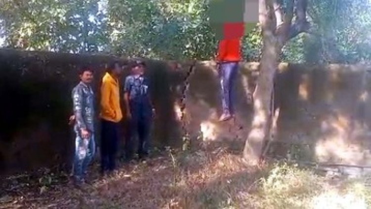 नीम के पेड़ पर फंदे से लटकती मिली युवक की लाश, परिजनों में मचा कोहराम, हत्या या आत्महत्या की गुत्थी सुलझाने में जुटी पुलिस