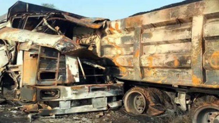 डीजल से भरा टैंकर और ट्रेलर के बीच जोरदार टक्कर, चालक और हेल्पर समेत तीन लोग जिंदा जले, दमकल की ​​​​​​​6 गाड़ियों ने पाया आग पर काबू