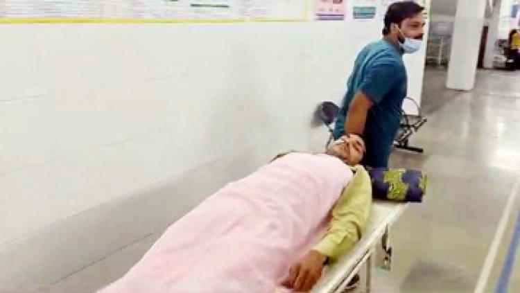 दिनदहाड़े फायरिंग, शराब दुकान का पैसा कलेक्शन करने पहुंची वैन, गार्ड को गोली मारकर 60 लाख रुपए की लूट, कर्मचारी घायल, आरोपी फरार