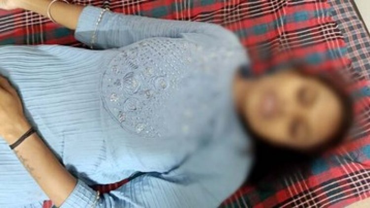 अभनपुर में दावड़ा यूनिवर्सिटी की गर्ल्स हॉस्टल में छात्रा ने फांसी लगाकर की खुदकुशी, मचा हड़कंप, कारण अज्ञात, जांच में जुटी पुलिस