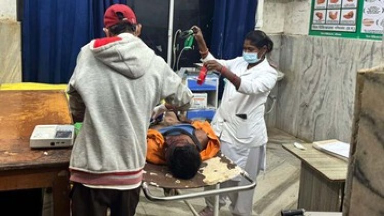 सड़क किनारे खड़े ट्रक को तेज रफ्तार बाईक सवार ने मारी जोएदार टक्कर, पचपेड़ी गांव के युवक की मौके पर ही दर्दनाक मौत, पसरा मातम