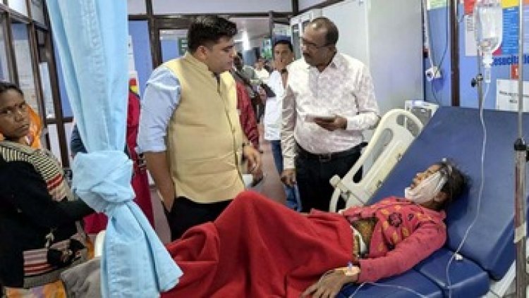 पिकनिक से लौटने के दौरान स्कूल बस और ट्रक की जोरदार टक्कर, चालक और एक शिक्षक की मौत, 12 बच्चे घायल, 4 बच्चों की हालत नाजुक