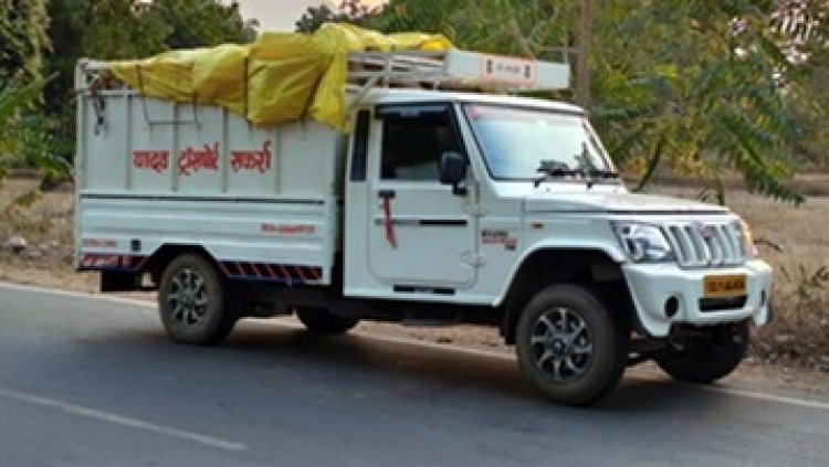 नाका कर्मियों ने धान और वाहन को जप्त कर बनाया पंचनामा, प्रशासनिक टीम का करते रहे इंतजार, इधर जब्त धान समेत गाड़ी लेकर आरोपी फरार