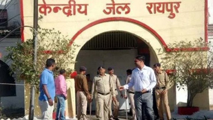 सेंट्रल जेल में प्रहरी ने सजा काट रहे बंदी से की मारपीट, आरोपी की मां ने 10 हजार रुपए की मांगने का लगाया आरोप, बोली -बेटे के जान को खतरा