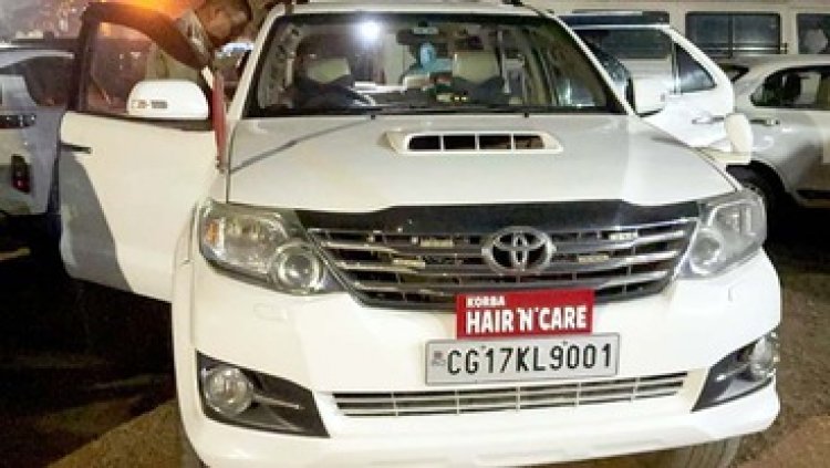 होली के मौके पर यातायात नियम तोड़ने वालों पर पुलिस की कड़ी नजर, फॉर्च्यूनर कार में पुलिस सायरन और काली फिल्म लगी गाड़ी जप्त, आरोपी गिरफ्तार