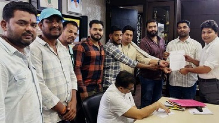 निगम क्षेत्र में प्याऊ घर खुलवाने रायपुर उत्तर विधानसभा युवा कांग्रेस के अध्यक्ष नवाज खान ने निगम कमिश्नर को सौंपा ज्ञापन