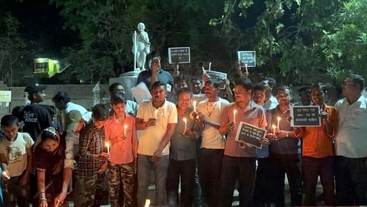 पहलगाम में आतंकवादियों द्वारा 27 बेगुनाहों को गोली मारकर हत्या के विरोध में पाकिस्तानी झंडा का दहन, पाकिस्तान मुर्दाबाद के लगे नारे