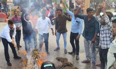 राहुल गांधी के खिलाफ झूठी FIR पर सड़कों पर उतरे युवा, सत्ता के दुरुपयोग के खिलाफ फूटा जन आक्रोश, मुख्यमंत्री का पुतला दहन